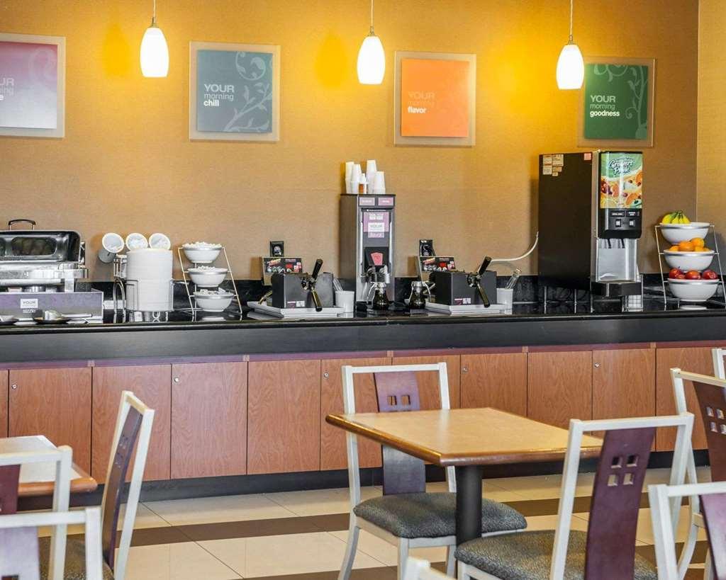 Spark By Hilton Indianapolis Northeast Фишърс Ресторант снимка