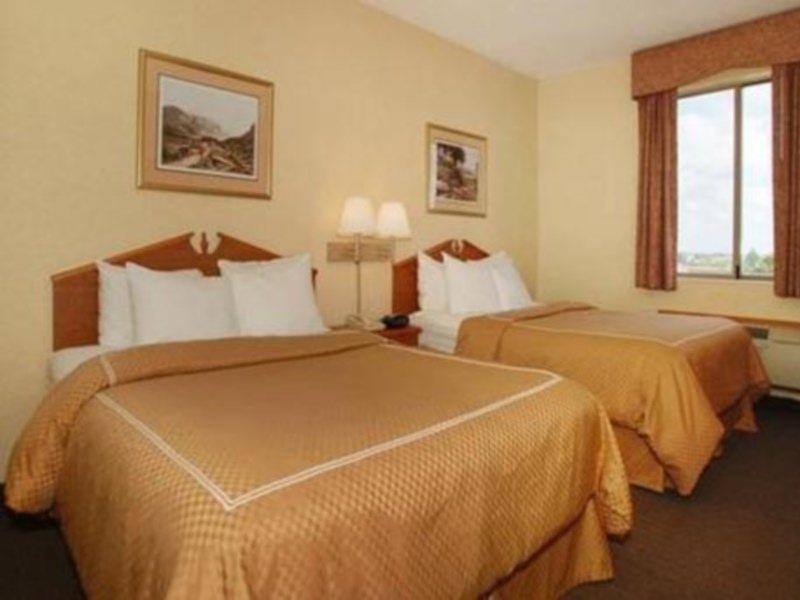 Spark By Hilton Indianapolis Northeast Фишърс Стая снимка
